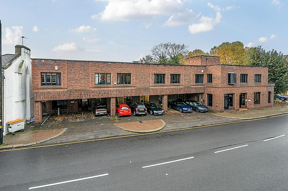 23-35 Hendon Lane, Finchley Central, London, N3 1RT