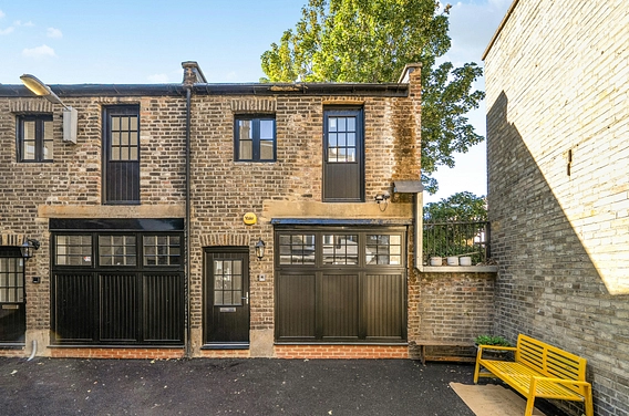 Draycott Mews, London, SW6 4LP